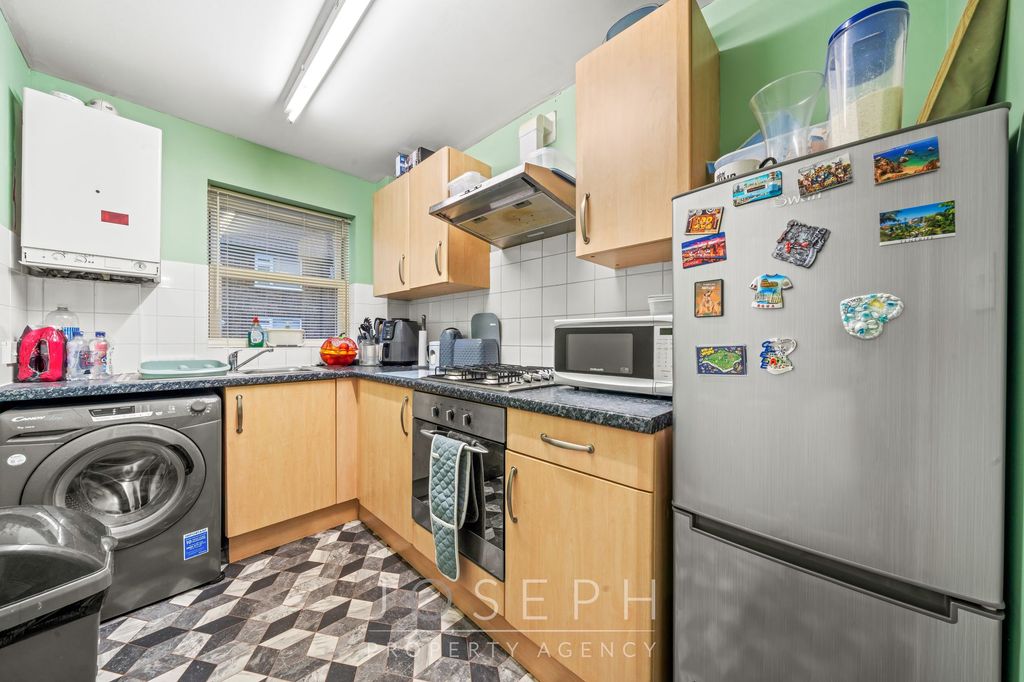 Property photo 3 of 6