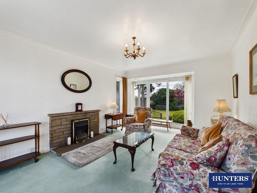 Property photo 2 of 23 Lounge