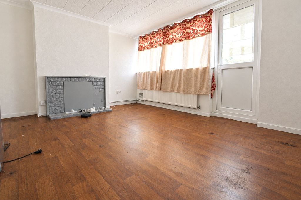 Property photo 2 of 13 Picture No. 22