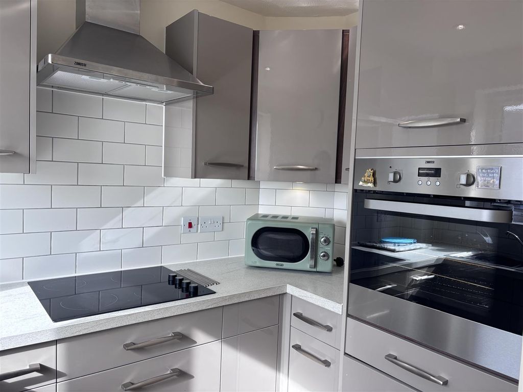 Property photo 3 of 16 Img_8771.Jpg