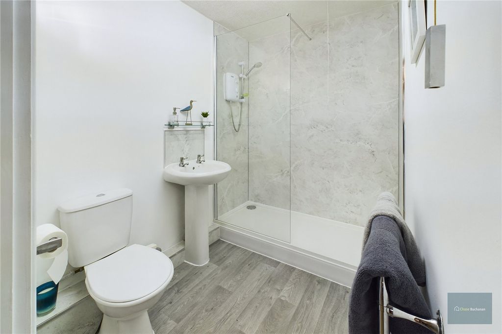 Property photo 2 of 12 Picture No. 18