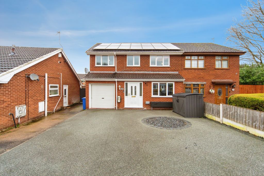 Property photo 1 of 20 Driveway