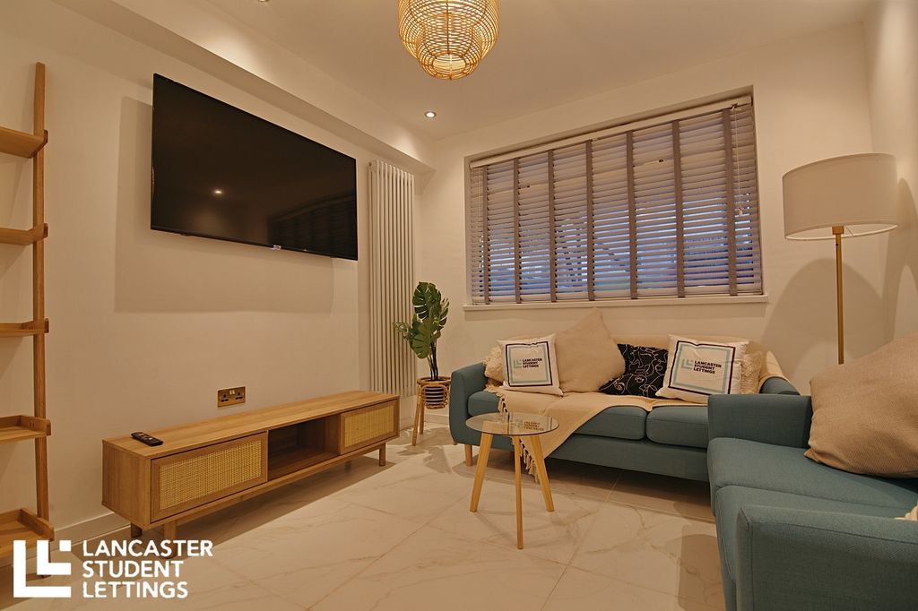 Property photo 2 of 38 Property Photo