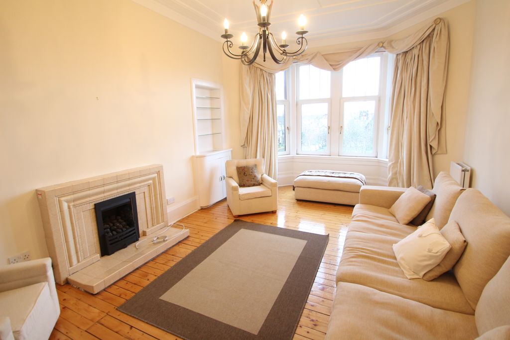 Property photo 1 of 13 Lounge