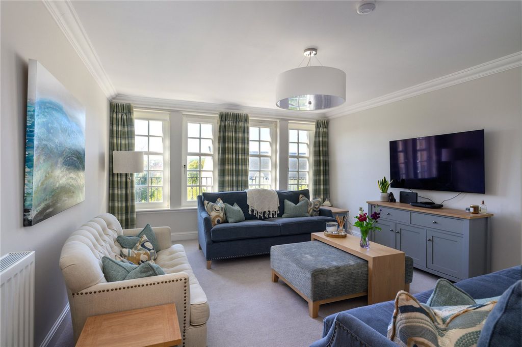 Property photo 3 of 22 Sitting Room