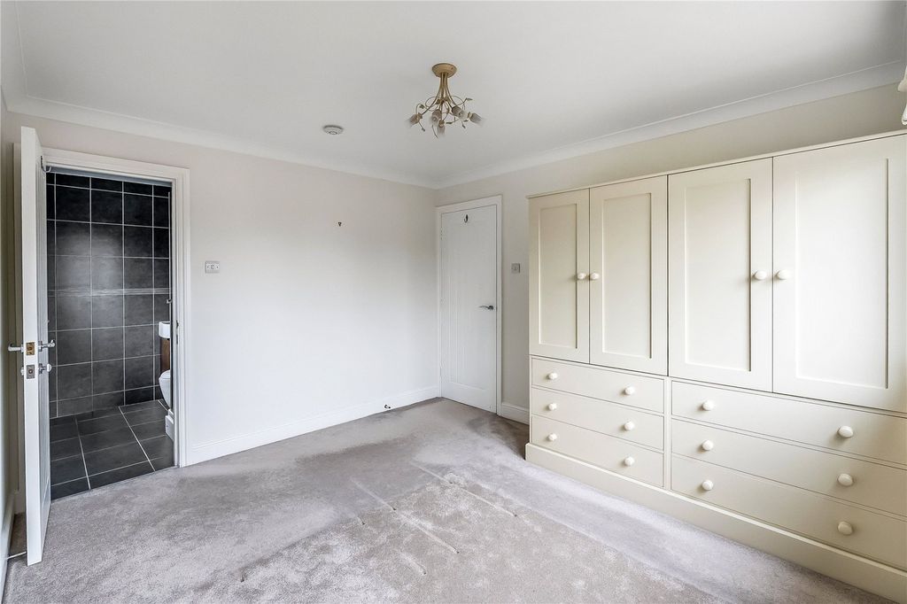 Additional image 6 of 3 bed flat for saleEastcroft Court, Albury Road, Guildford, Surrey GU1