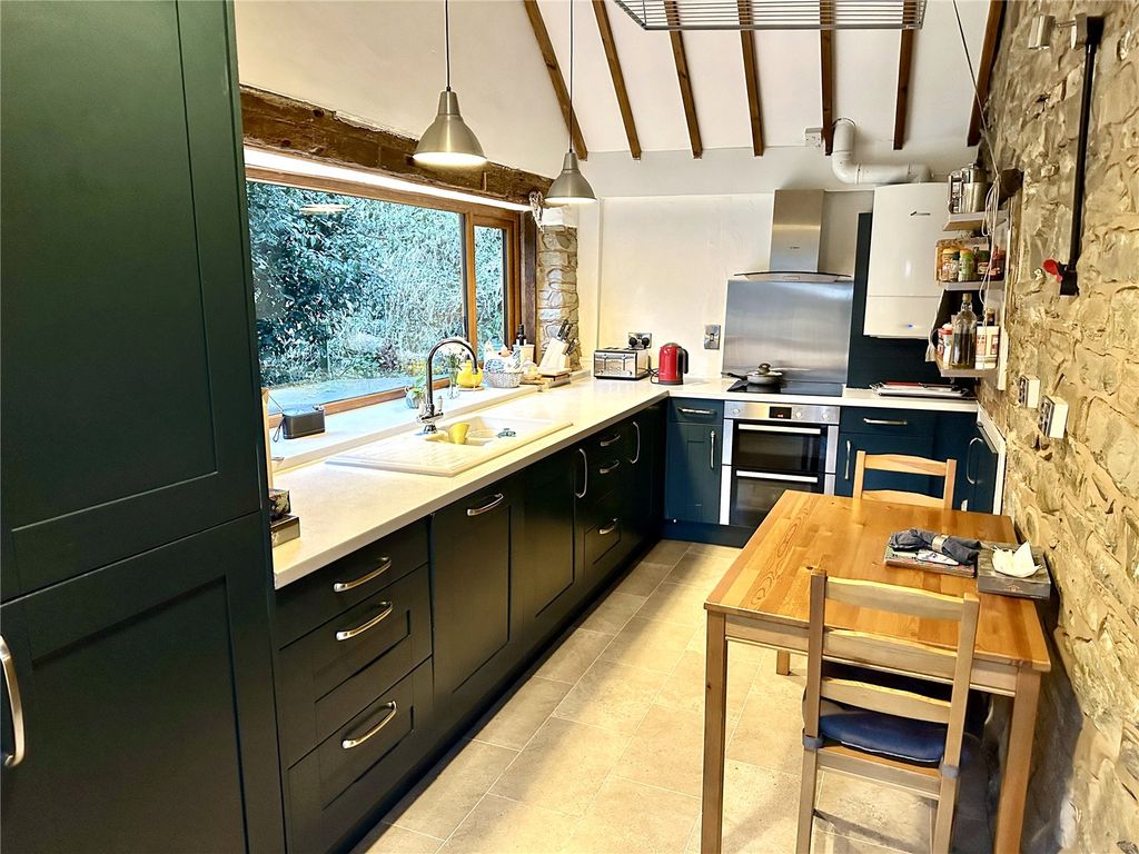 Property photo 3 of 23 Picture No. 09