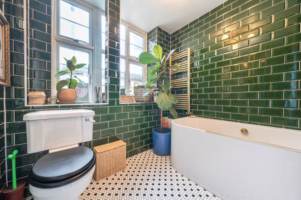 Property photo 3 of 11 Picture No. 15