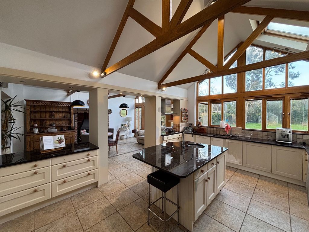 Property photo 3 of 19