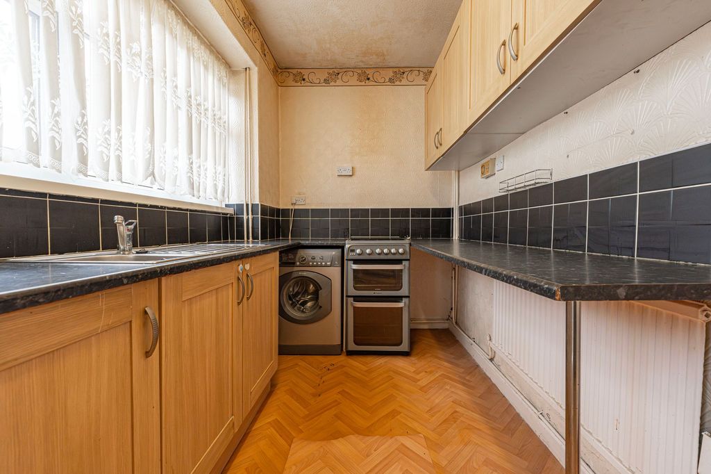 Property photo 2 of 25