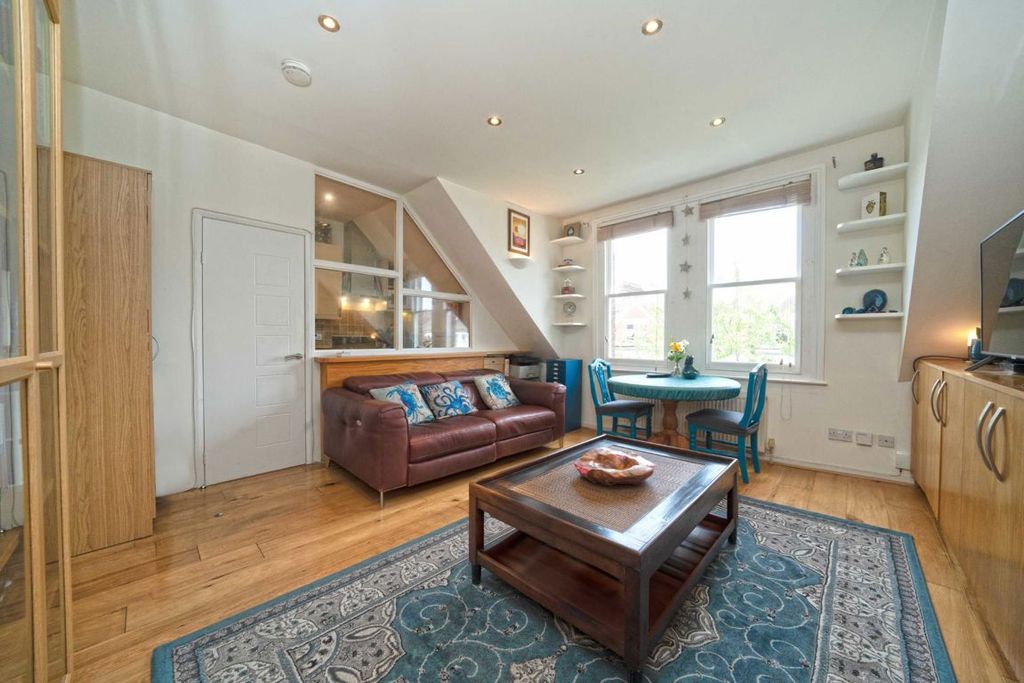 Property photo 2 of 7