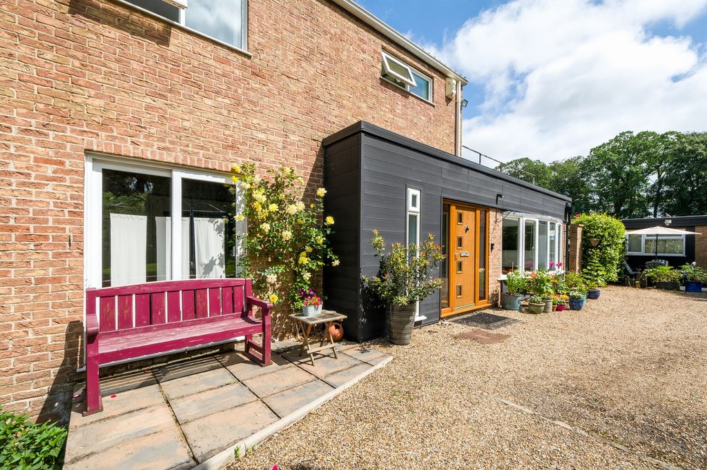 Property photo 2 of 41