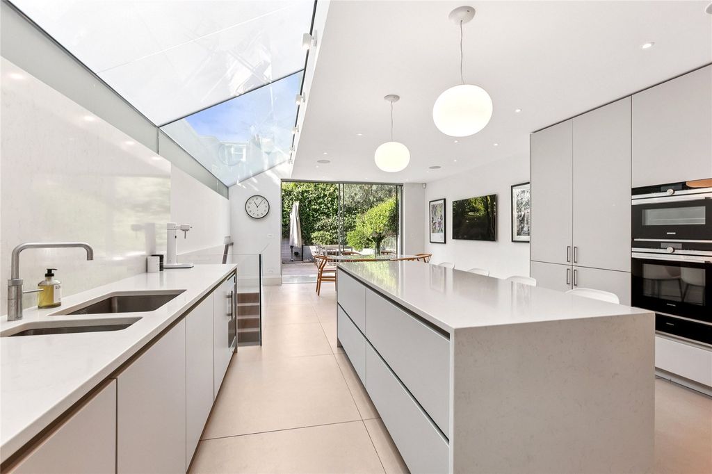 Property photo 3 of 15 Kitchen