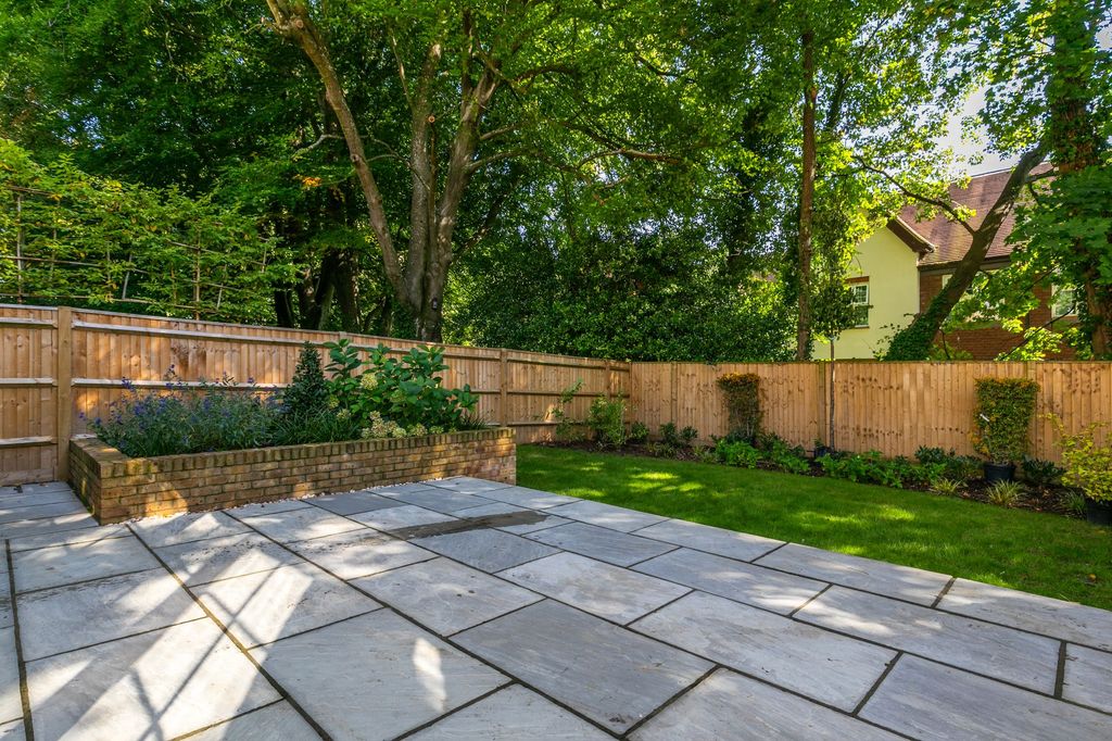 Property photo 3 of 11