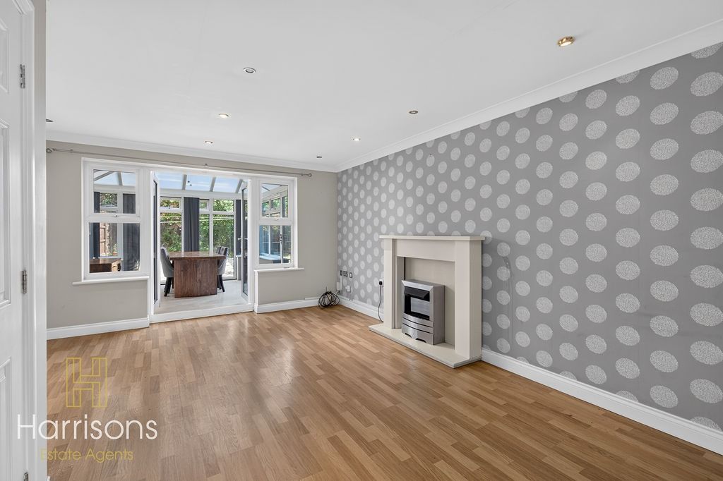 Property photo 2 of 27 5246744