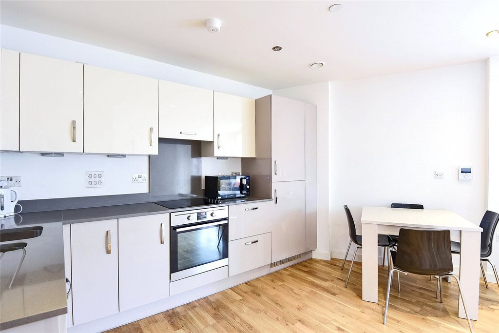 Property photo 1 of 7 Kitchen/Dining Room