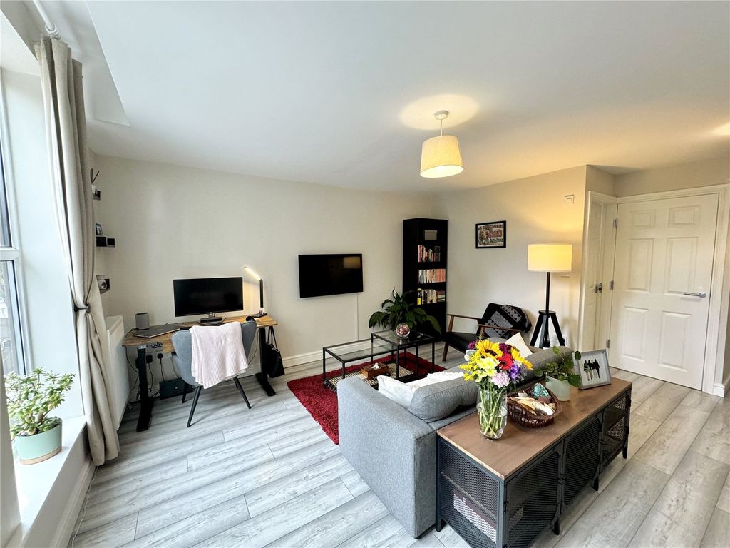 Property photo 3 of 9 Picture No. 28