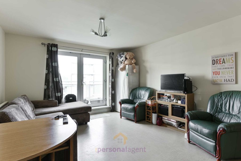 Property photo 2 of 9