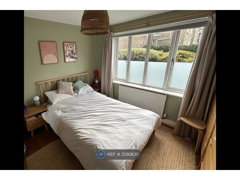 Property photo 3 of 9 Main Bedroom