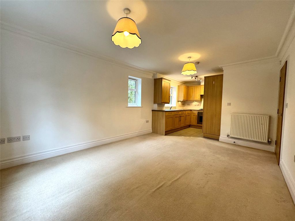 Property photo 3 of 8 Picture No. 18