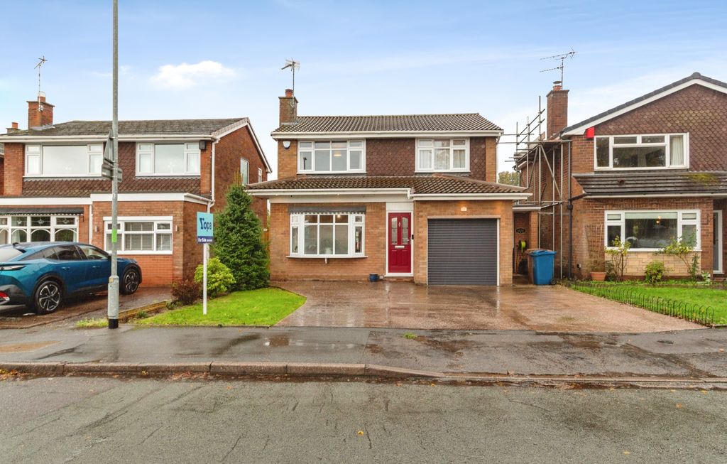 Property photo 1 of 26 Ferrersroad1