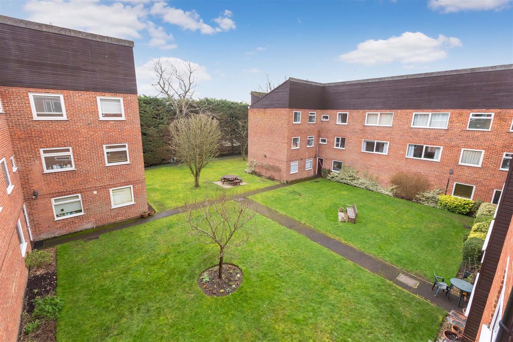 Property photo 2 of 18