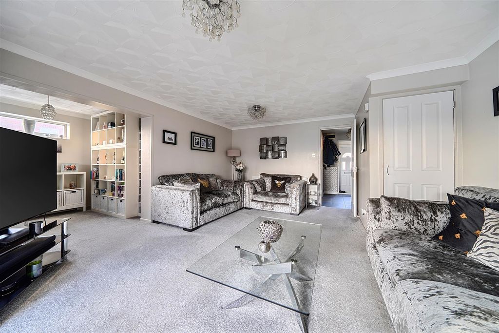 Property photo 2 of 15 Living Room