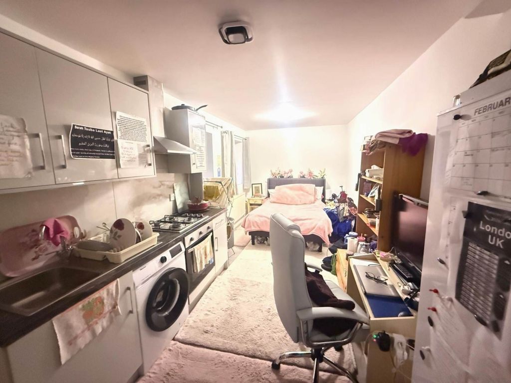 Property photo 1 of 2