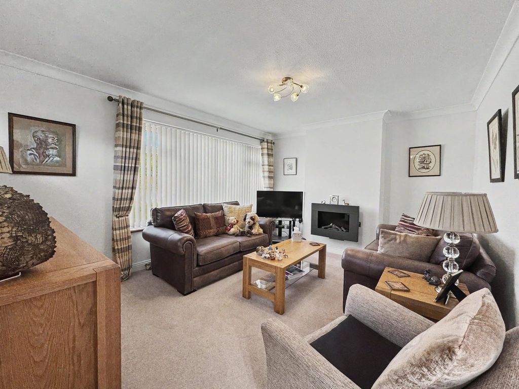 Property photo 2 of 25