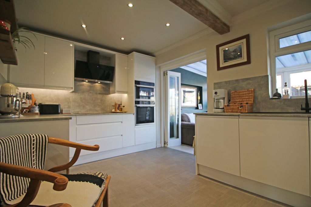 Property photo 3 of 26