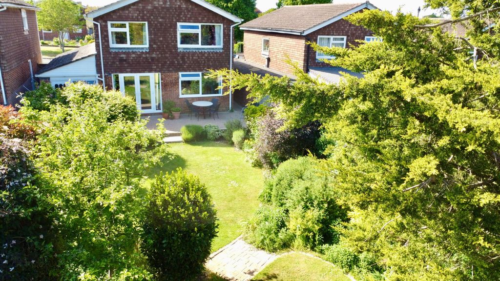 Property photo 2 of 25