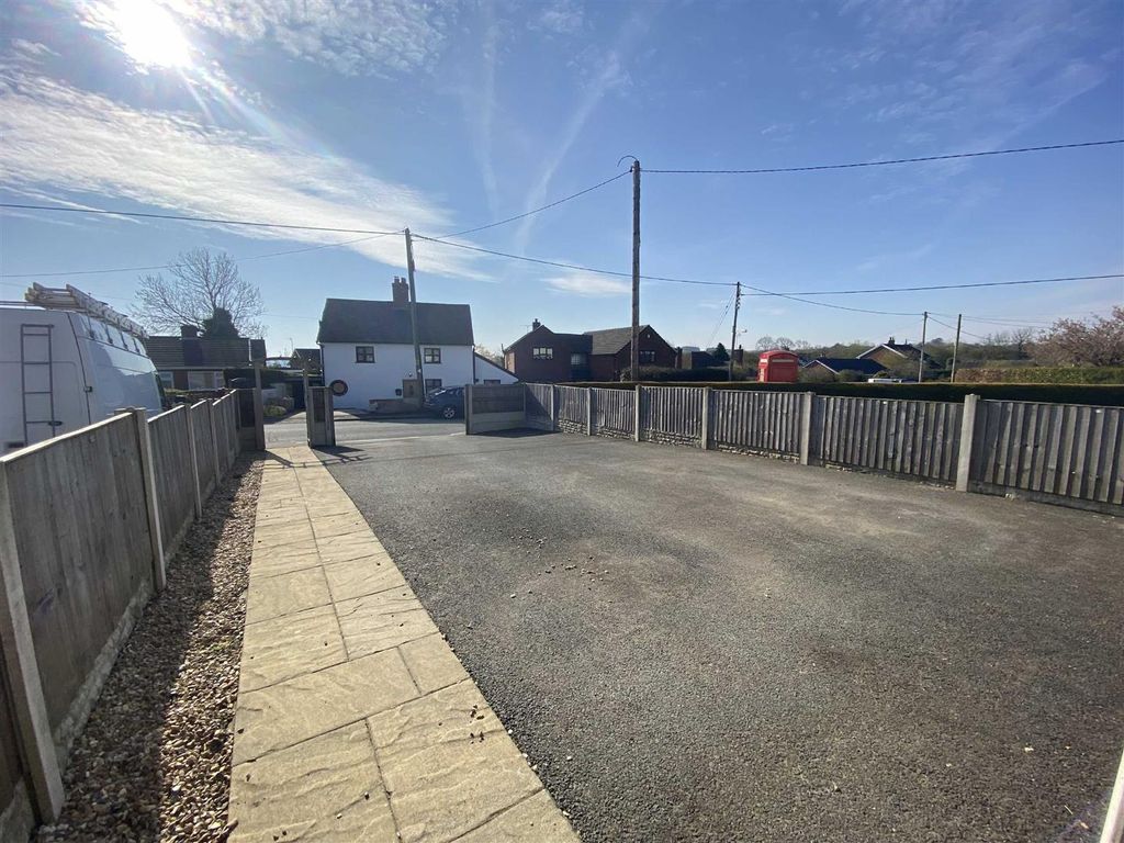 Property photo 3 of 26