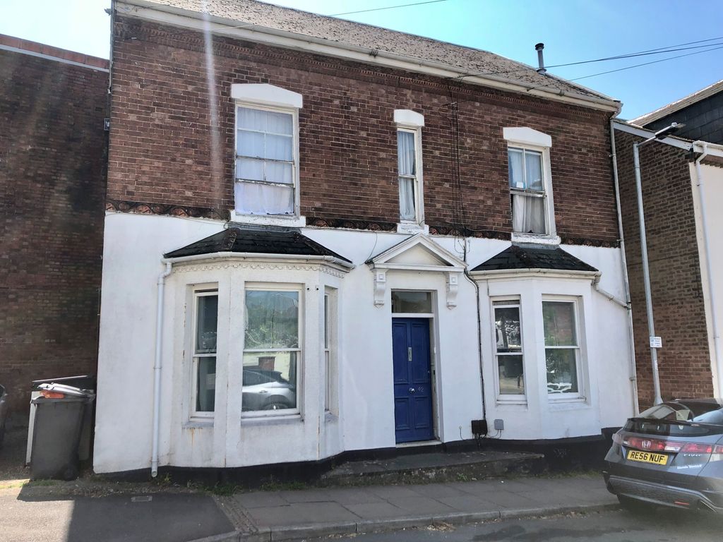 Property photo 1 of 5
