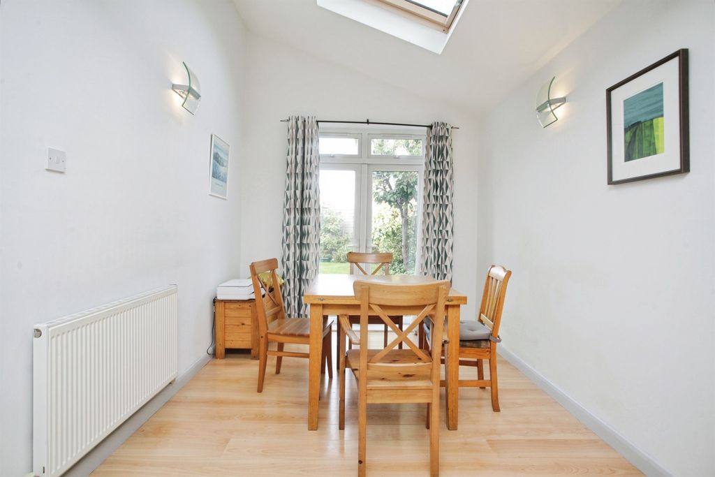Property photo 3 of 29