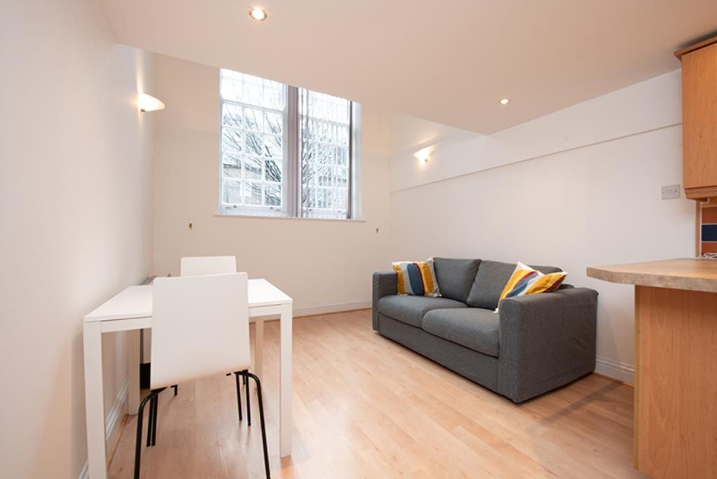 Property photo 2 of 8 Living Area