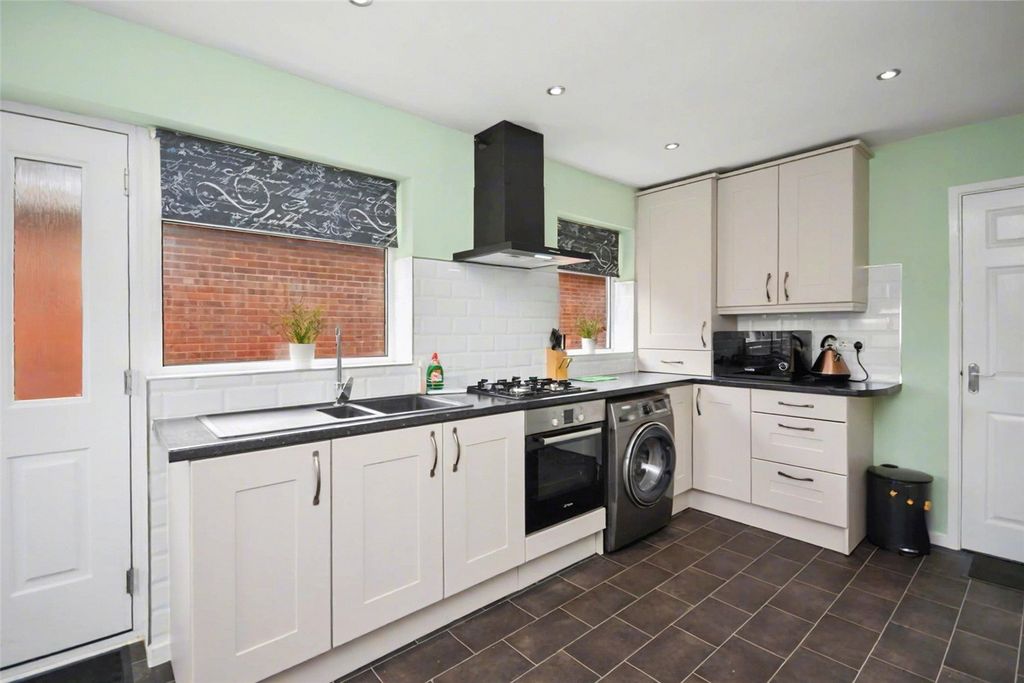 Property photo 3 of 17 Picture No. 37