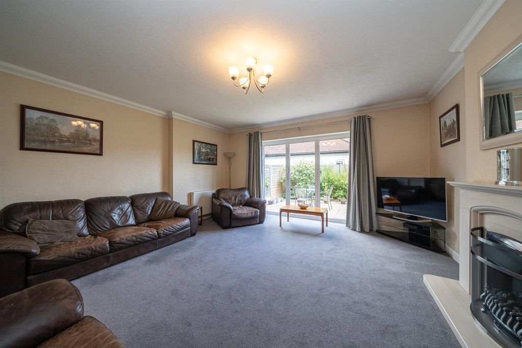 Property photo 2 of 33 1A-Dickinson-Square-01546.Jpg