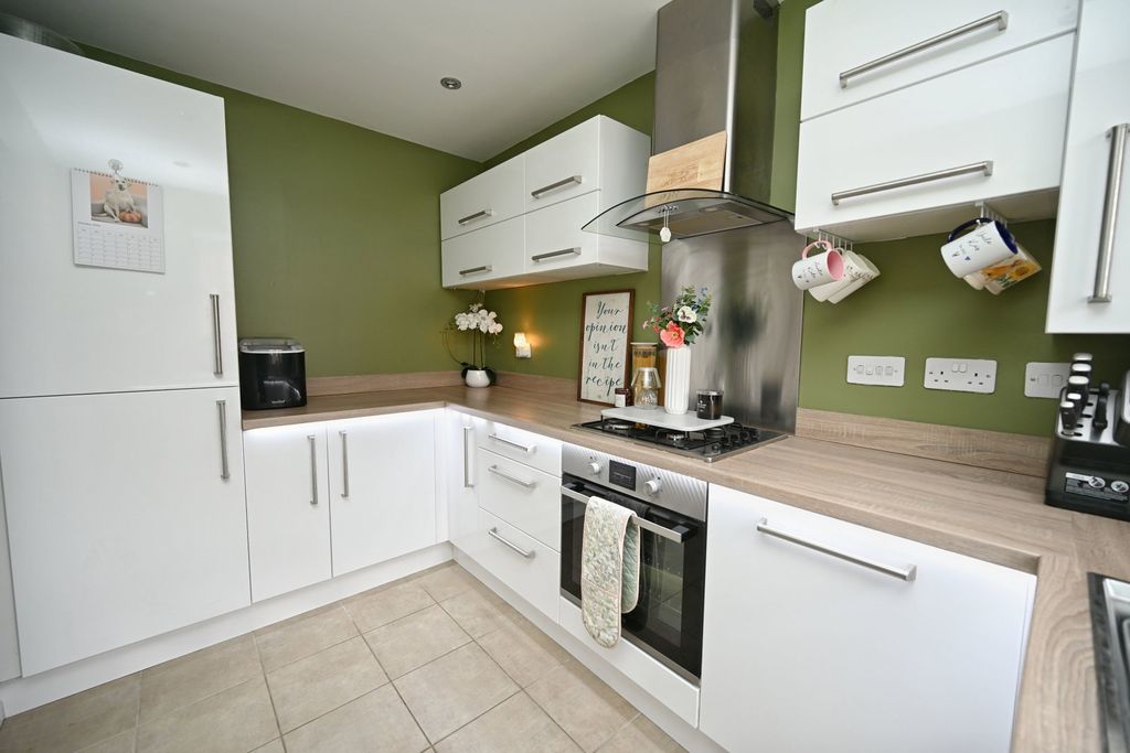 Property photo 3 of 22