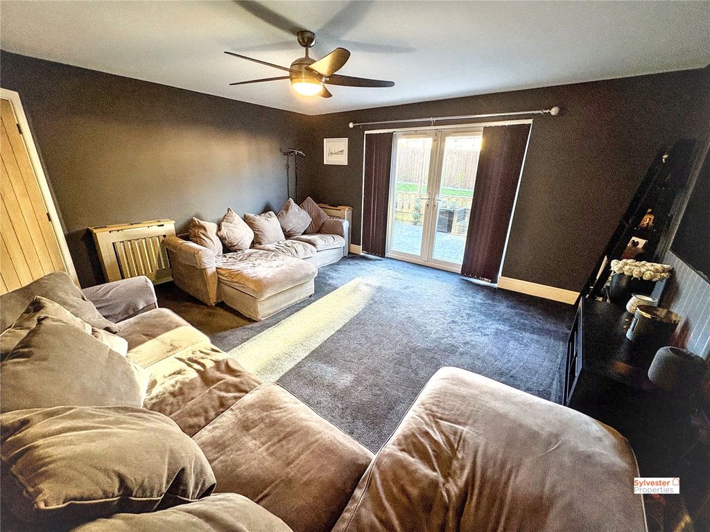 Property photo 3 of 33 Picture No. 27