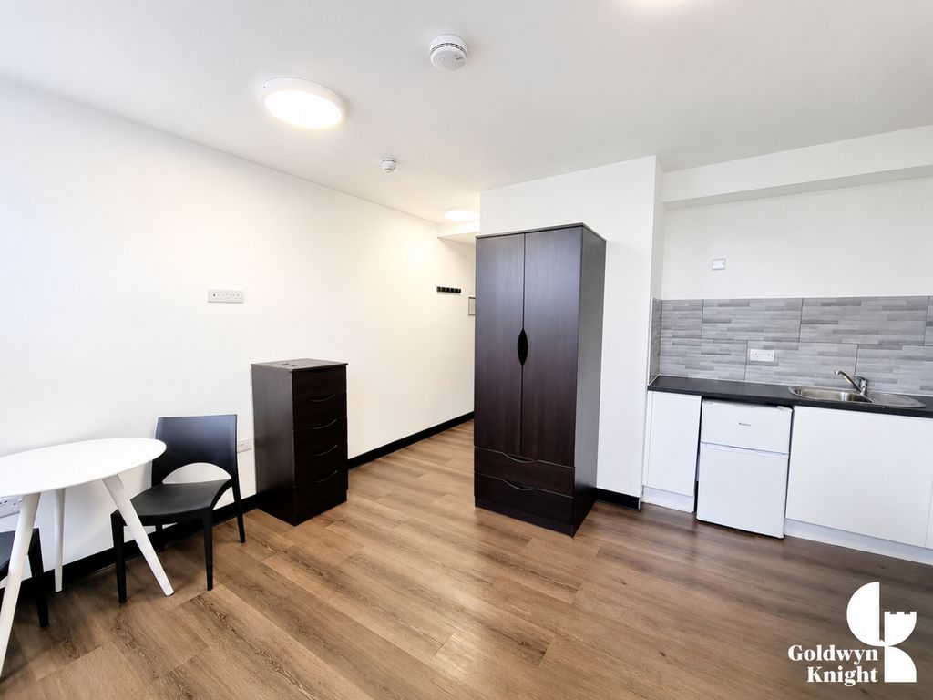 Property photo 1 of 9 Studio