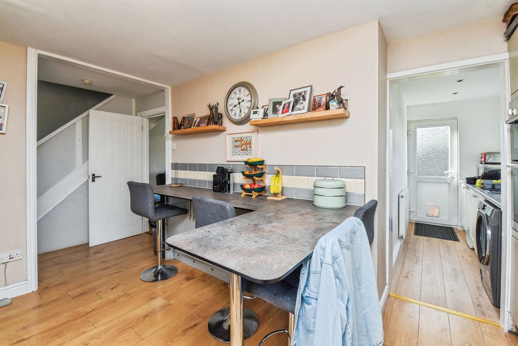 Property photo 2 of 16