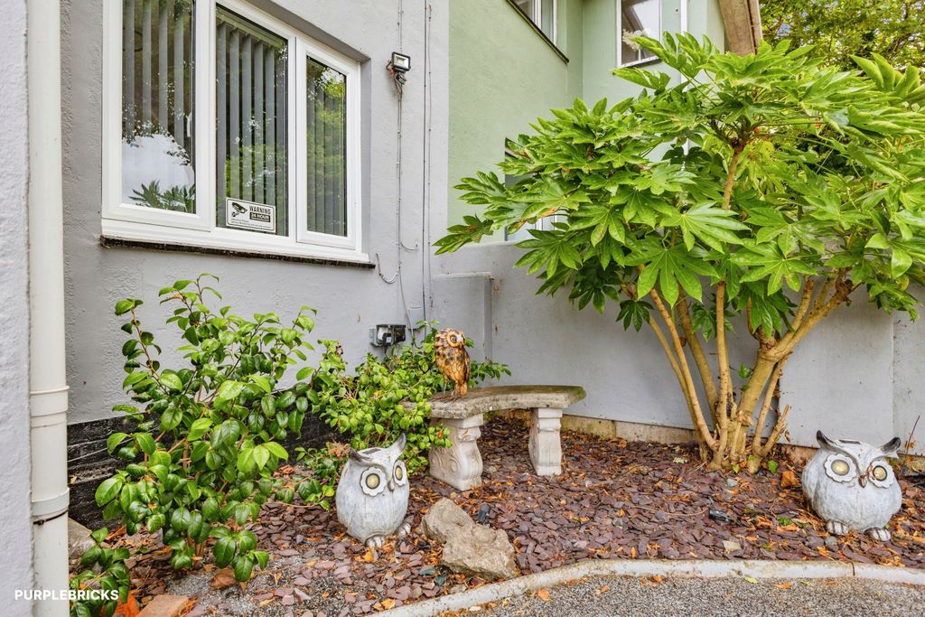 Property photo 2 of 34