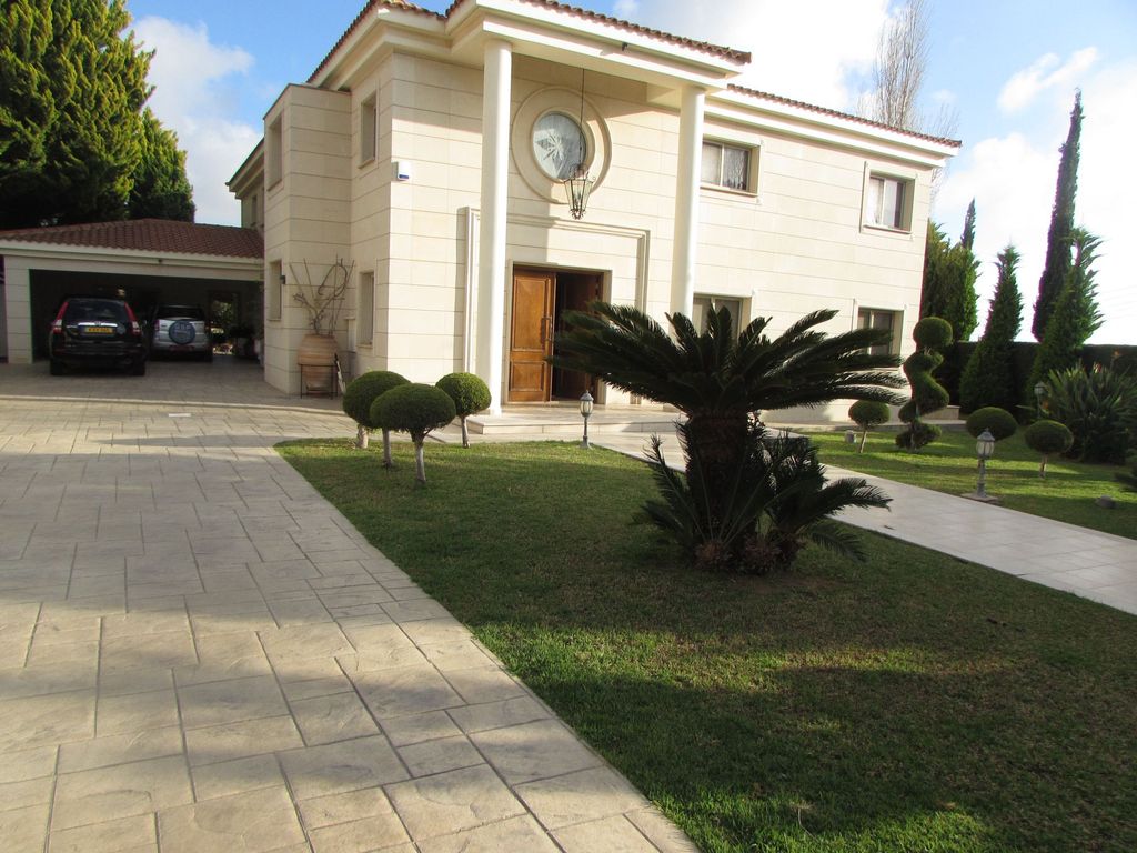 Property photo 1 of 19