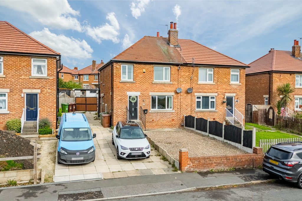 Property photo 1 of 13 3 Bedroom Semi Detached For Sale
