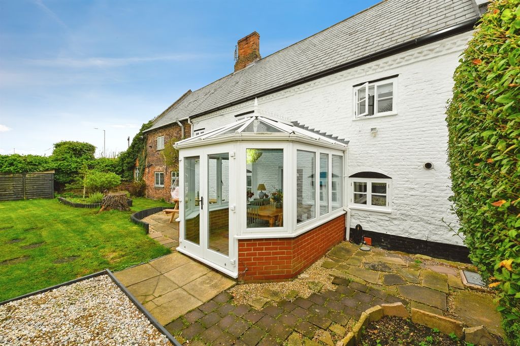 Property photo 2 of 20