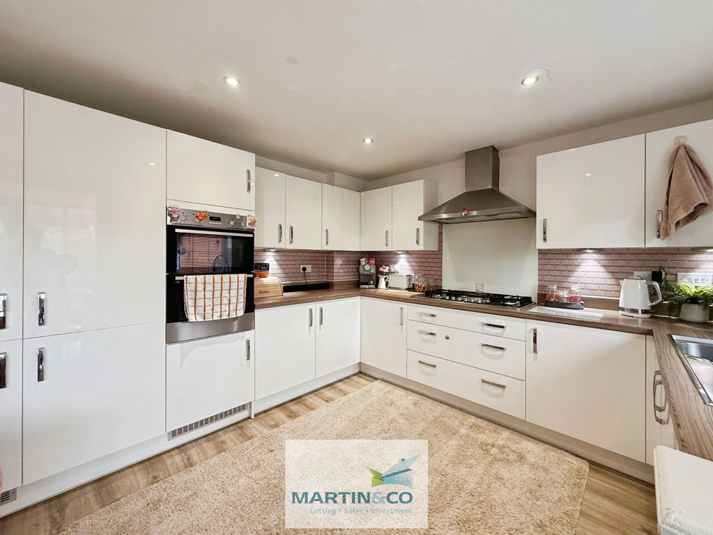 Property photo 3 of 26 67A81F66-1-4328-B53A-D3Ede2007F18-9376-000001403Fd