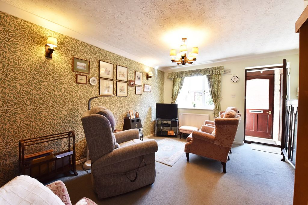 Property photo 2 of 11