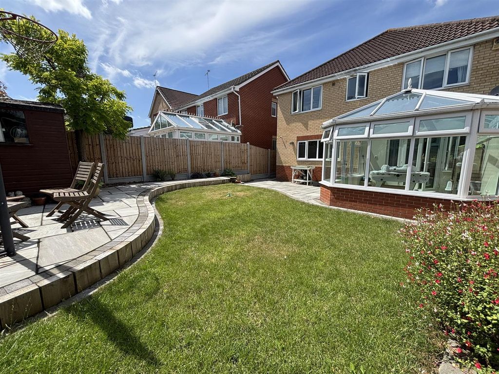 Property photo 2 of 25