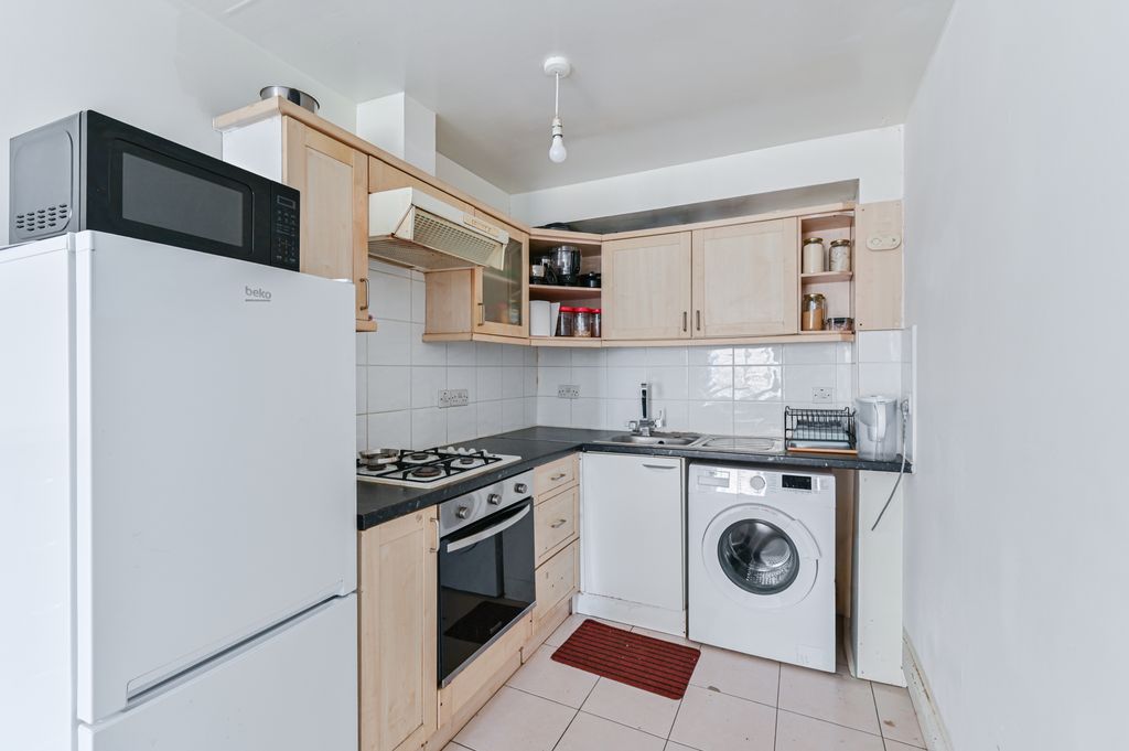 Property photo 3 of 6