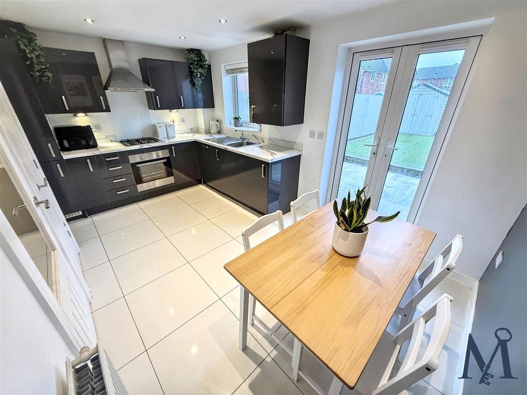 Property photo 3 of 20 Kitchen Diner